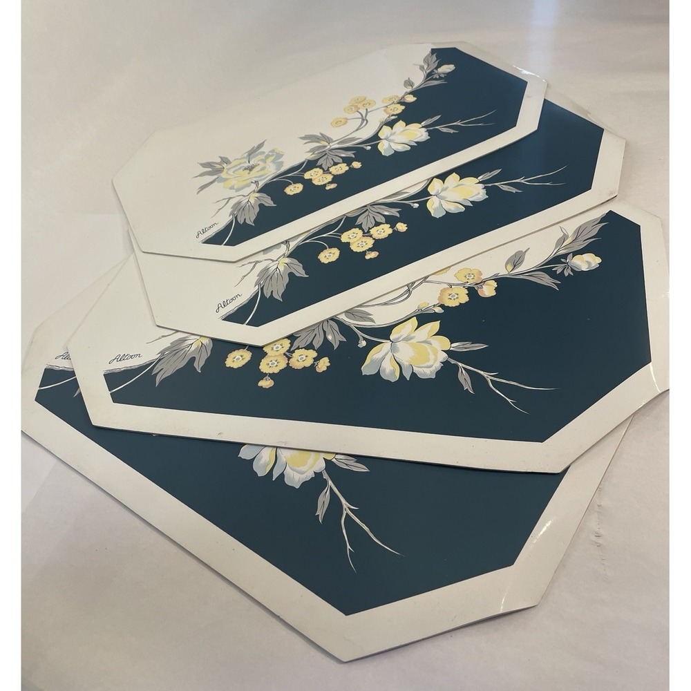 4 Vintage Vinyl floral Flower Design Placemats 90s